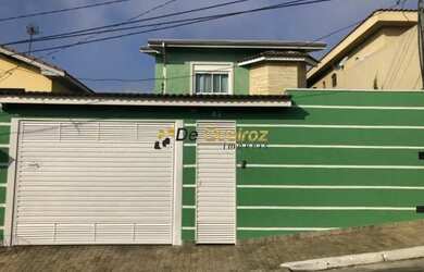 Imagem: A casa possui 3 Dormitórios, 4 Banheiros, 4 Vagas na garagem