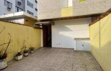 Imagem: A casa possui 3 Dormitórios, 3 Banheiros, 1 Vaga na garagem