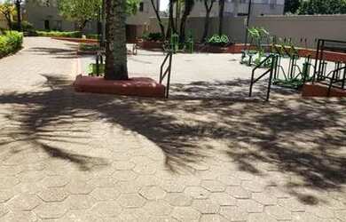 Imagem: O apartamento possui 3 Dormitórios, 1 Banheiro, 1 Vaga na garagem