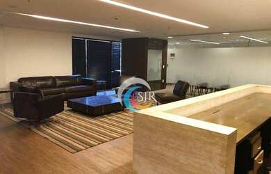 Imagem: O depósito possui 5 Vagas na garagem, 955m² de Área e está