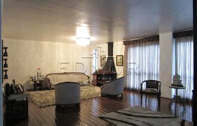 Imagem: O apartamento possui 4 Dormitórios, 2 Banheiros, 2 Vagas na