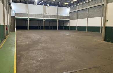 Imagem 2: Galpão/Depósito/Armazém para aluguel e venda com 2200 m2