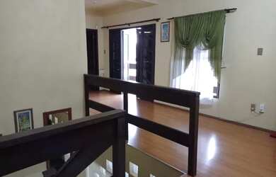 Imagem: A casa possui 5 Dormitórios, 2 Banheiros, 4 Vagas na garagem