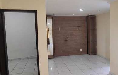 Imagem: A casa possui 3 Dormitórios, 1 Banheiro, 80m² de Área e