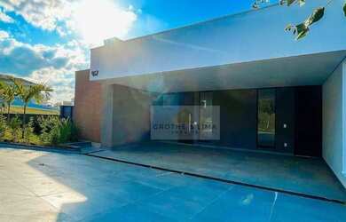 Imagem: A casa em condomínio possui 3 Dormitórios, 4 Banheiros, 2