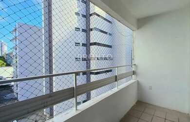 Imagem: O apartamento possui 3 Dormitórios, 1 Banheiro, 2 Vagas na