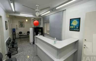 Imagem: O depósito possui 1 Vaga na garagem e 53m² de Área e está