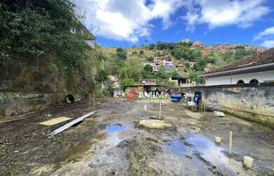 Imagem: O terreno possui 250m² de Área e está localizado em Santa