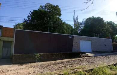 Imagem: A casa possui 2 Dormitórios, 1 Banheiro e está localizado