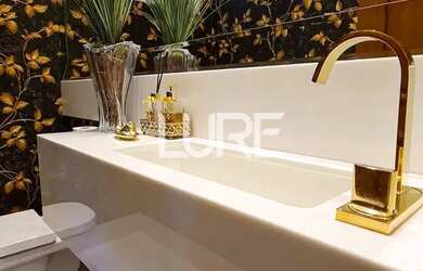 Imagem: A casa em condomínio possui 5 Dormitórios, 5 Banheiros, 5