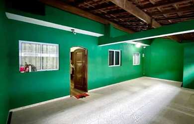 Imagem: A casa possui 4 Dormitórios, 5 Banheiros, 3 Vagas na garagem