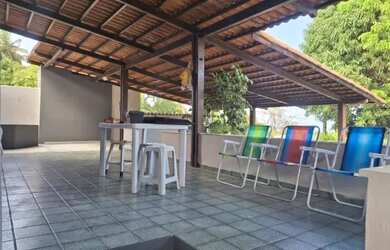 Imagem: A casa possui 5 Dormitórios, Acomodam 12 pessoas, 4 Vagas na