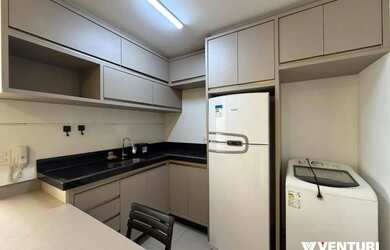 Imagem: O apartamento possui 1 Dormitório, 1 Banheiro, 1 Vaga na garagem