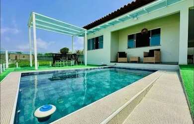 Imagem: A casa em condomínio possui 3 Dormitórios, 4 Banheiros, 2