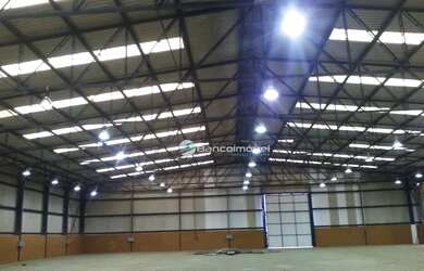 Imagem 16: Barracão. localizado nas margens da Rodovia D. Pedro. Dentro de um condomínio...