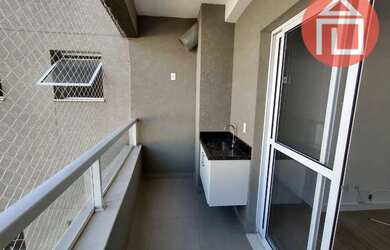 Imagem: O apartamento possui 3 Dormitórios, 1 Banheiro, 2 Vagas na