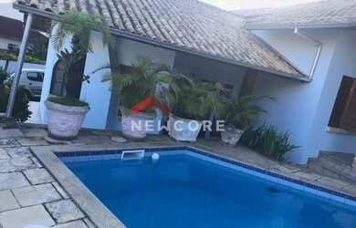 Imagem: A casa em condomínio possui 4 Dormitórios, 4 Banheiros, 2