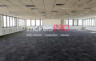 Imagem: O depósito possui 5 Vagas na garagem, 526m² de Área e está