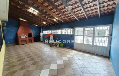 Imagem: A casa possui 2 Dormitórios, 2 Banheiros, 3 Vagas na garagem