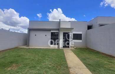 Imagem: A casa em condomínio possui 2 Dormitórios, 1 Banheiro, 2 Vagas