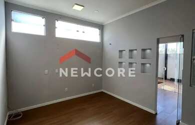 Imagem: A casa possui 2 Dormitórios, 2 Banheiros, 3 Vagas na garagem