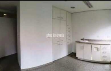 Imagem: O depósito possui 1 Vaga na garagem e 49m² de Área e está