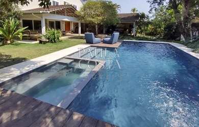 Imagem: A casa em condomínio possui 5 Dormitórios, 5 Banheiros, 5