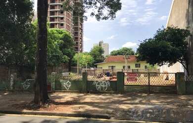 Imagem: O terreno possui 595m² de Área e está localizado em Zona