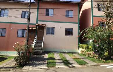 Imagem: A casa possui 3 Dormitórios, 2 Banheiros, 1 Vaga na garagem