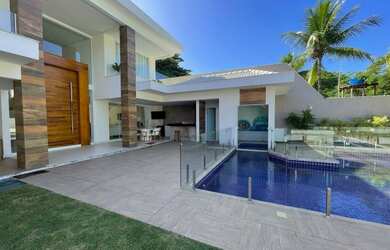 Imagem: A casa em condomínio possui 4 Dormitórios, 5 Banheiros, 4