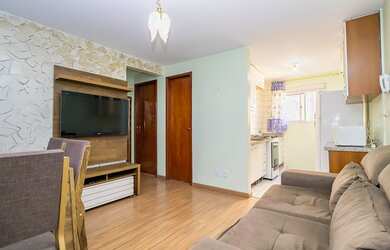 Imagem: O apartamento possui 2 Dormitórios, 1 Banheiro, 1 Vaga na garagem