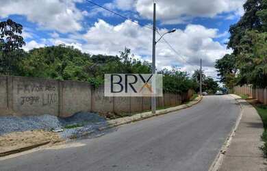 Imagem: O terreno possui 1.300m² de Área e está localizado em Icaivera