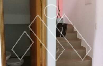 Imagem: A casa possui 3 Dormitórios, 3 Banheiros, 4 Vagas na garagem