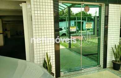 Imagem: O apartamento possui 3 Dormitórios, 1 Banheiro, 2 Vagas na