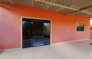 Imagem: A casa possui 2 Dormitórios, 2 Banheiros e está localizado