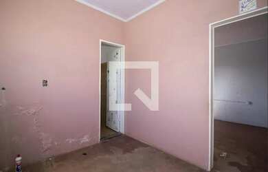 Imagem: A casa possui 1 Dormitório, 1 Banheiro e 55m² de Área e está