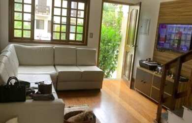 Imagem: A casa em condomínio possui 2 Dormitórios, 1 Banheiro, 2 Vagas