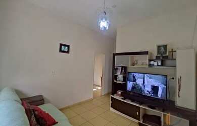 Imagem: A casa possui 4 Dormitórios, 3 Banheiros, 1 Vaga na garagem