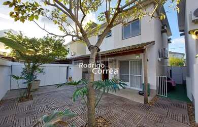 Imagem: O apartamento possui 3 Dormitórios, 1 Banheiro, 2 Vagas na