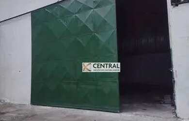 Imagem: O depósito possui 4 Vagas na garagem, 550m² de Área e está