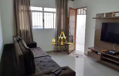 Imagem: A casa possui 3 Dormitórios, 2 Banheiros, 2 Vagas na garagem