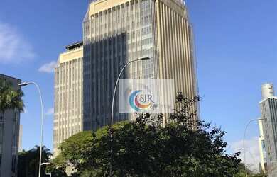 Imagem: O depósito possui 4 Vagas na garagem, 420m² de Área e está