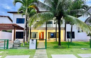 Imagem: A casa em condomínio possui 5 Dormitórios, 1 Banheiro, 4 Vagas