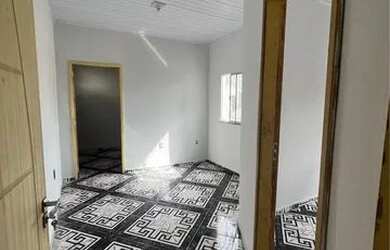 Imagem: A casa possui 2 Dormitórios, 1 Banheiro, 1 Vaga na garagem