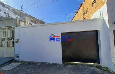 Imagem: A casa possui 2 Dormitórios, 2 Banheiros, 4 Vagas na garagem