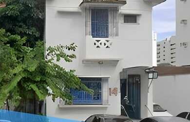 Imagem: A casa possui 5 Dormitórios, 5 Banheiros, 5 Vagas na garagem