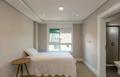 Imagem 14: Excelente casa alto padrão, a poucas quadras do famoso Parque Barigui