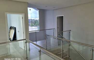 Imagem: A casa em condomínio possui 5 Dormitórios, 5 Banheiros, 5