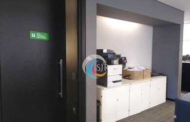 Imagem: O depósito possui 4 Vagas na garagem, 265m² de Área e está