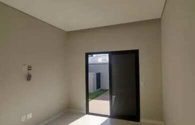 Imagem: A casa em condomínio possui 3 Dormitórios, 1 Banheiro, 4 Vagas